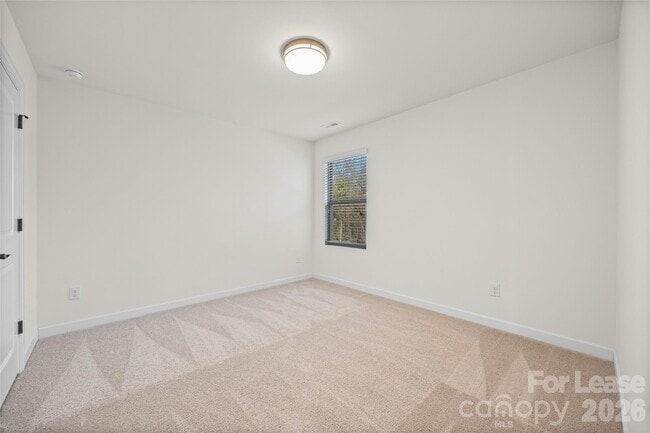 Building Photo - 5811 Fenway Dr