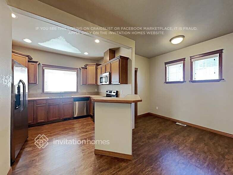 Building Photo - 10016 13th Dr SE