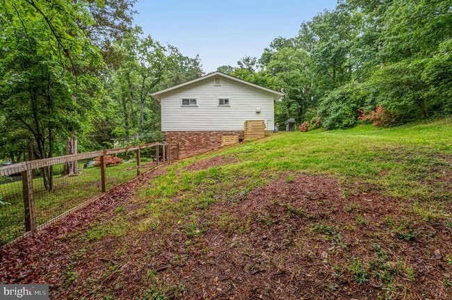 Building Photo - 8805 Menard Ct