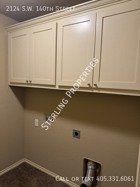 Building Photo - 2124 SW 140th St