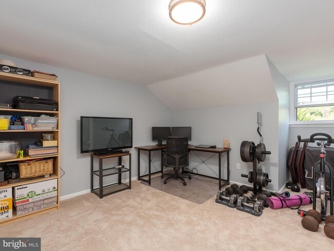 Building Photo - 151 Weedon Ct
