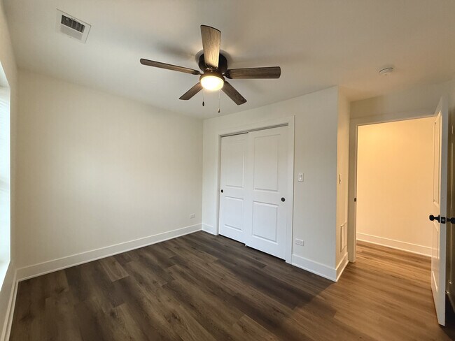 Building Photo - 114 Stephen St