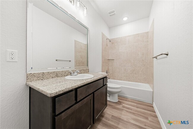 Building Photo - 509 Adley Ave