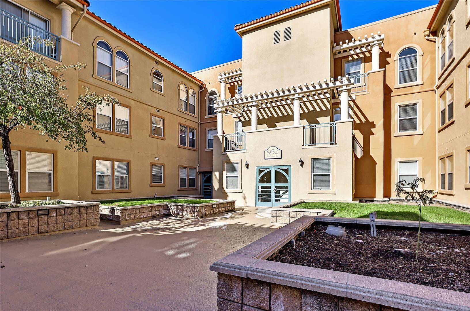 Building Photo - 952 S 11th St
