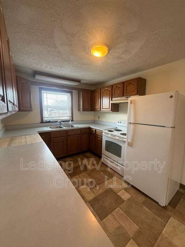 Building Photo - 2806 Putnam Ave