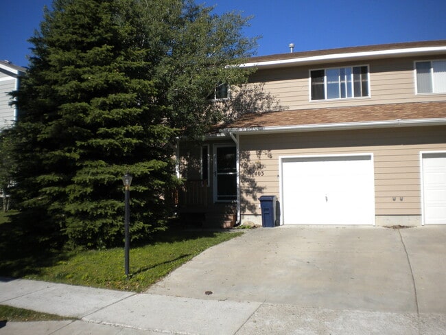 Primary Photo - 403 Prairie Ave