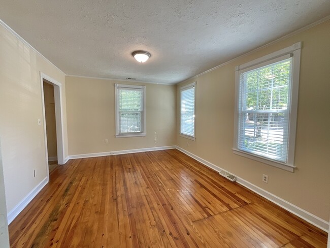Building Photo - 2br,1ba w/ carport and detached storage bu...
