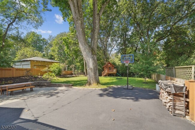 Building Photo - 57 Baltusrol Rd