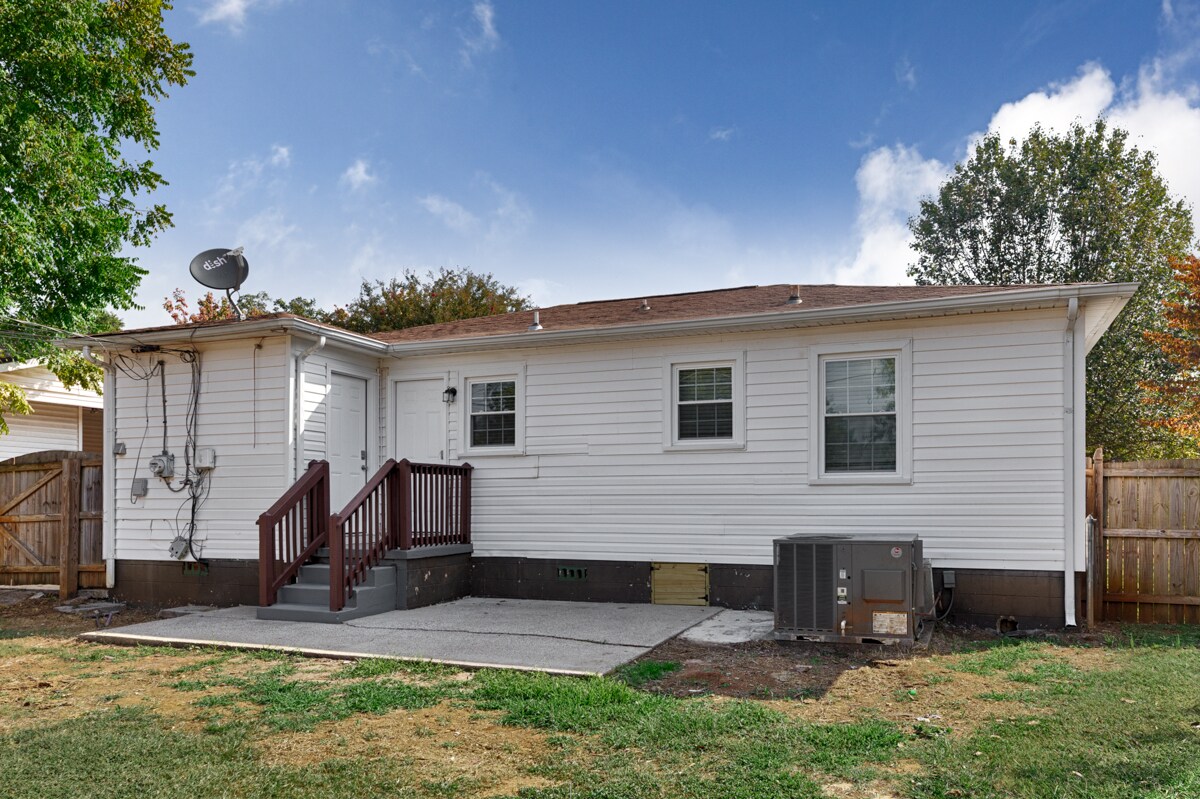 Building Photo - 3116 Hale Dr SW