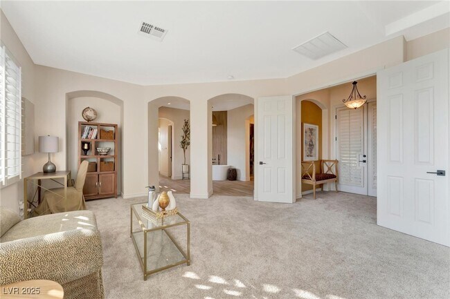Building Photo - 904 Pont Chartrain Dr