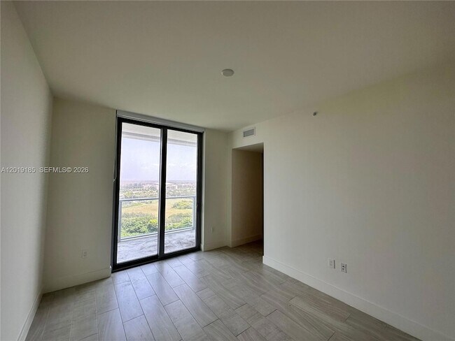 Building Photo - 2000 Metropica Wy