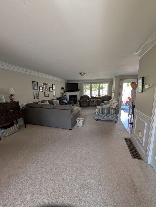 Building Photo - 27 Edmonds Cir