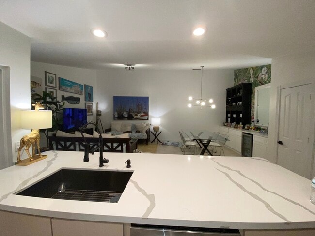 Building Photo - 9124 Sun Terrace Cir