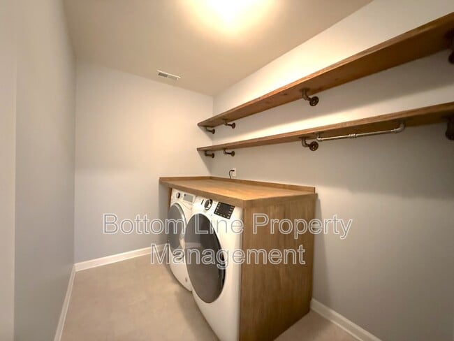 Building Photo - 13450 Savannah Point Dr