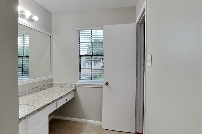 Building Photo - 3723 Hidden Brook Ln