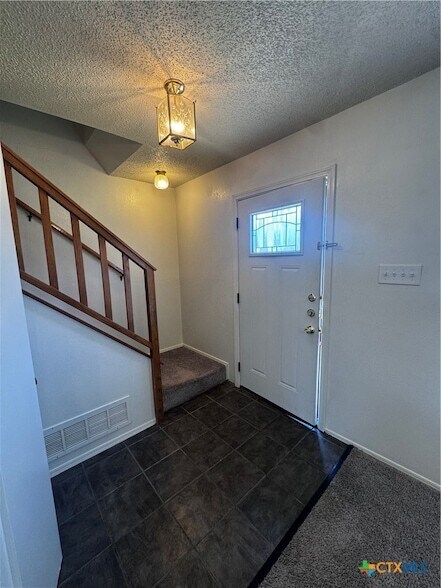 Building Photo - 1613 Bobby Lee Dr