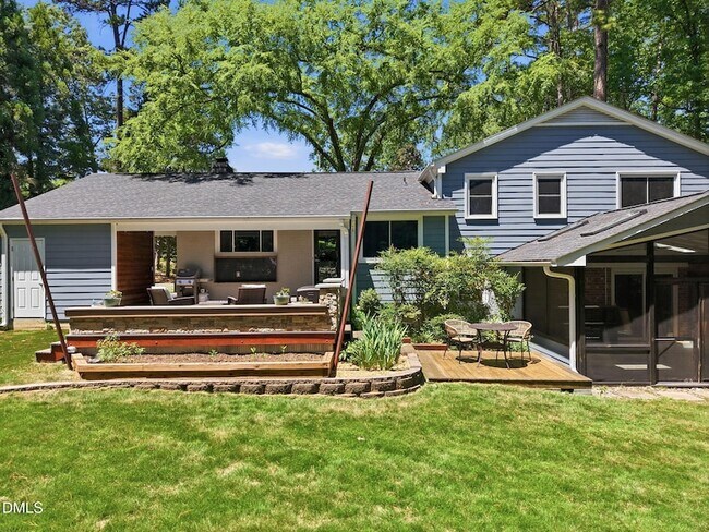 Building Photo - 603 N Estes Dr