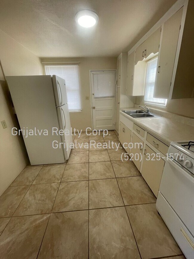 Building Photo - 401palm