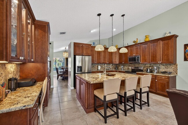 Building Photo - 168 Thornton Dr