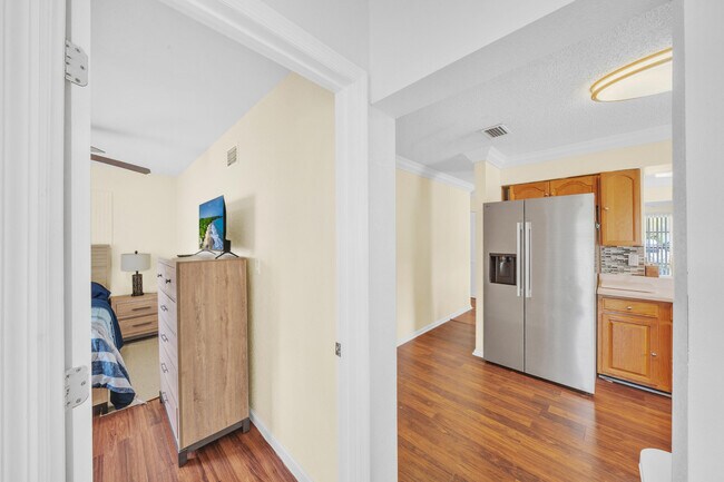Building Photo - 1350 Riverside Cir