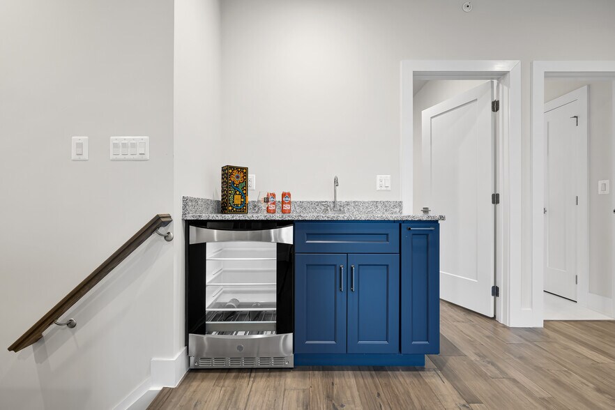 Building Photo - 147 Prairie Ln