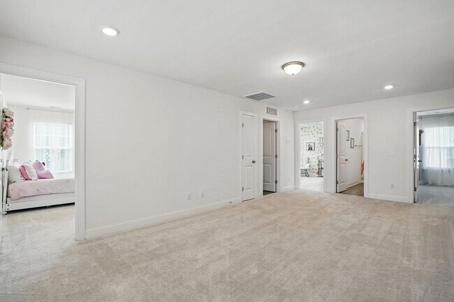 Building Photo - 521 Glenwyck Ct