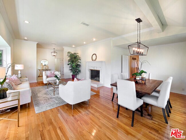 Building Photo - 3690 Crownridge Dr