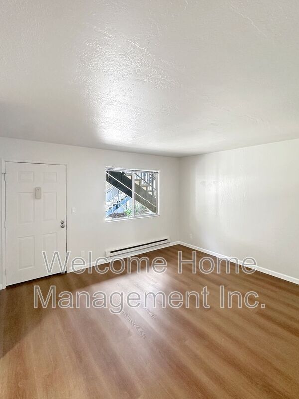 Building Photo - 15640 Usher St