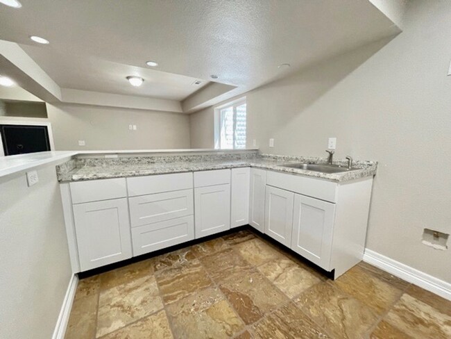 Building Photo - Stunning 4 Bed/4 Bath Home in Banning Lewis Ranch