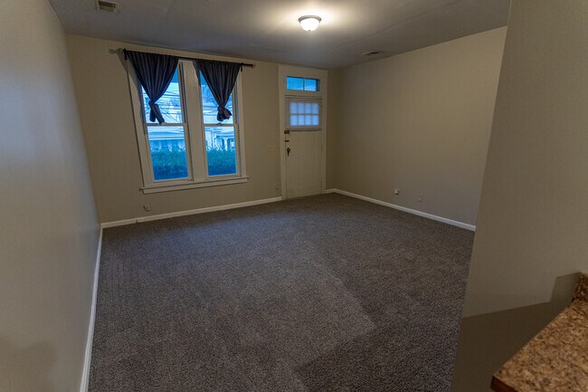 Building Photo - 161 Pope St