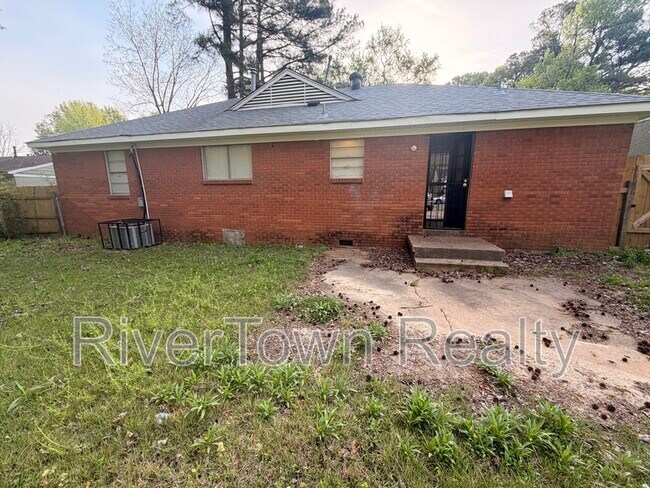 Building Photo - 3535 Debby Dr