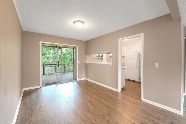 Building Photo - Charming 3BR Condo in Charlotte
