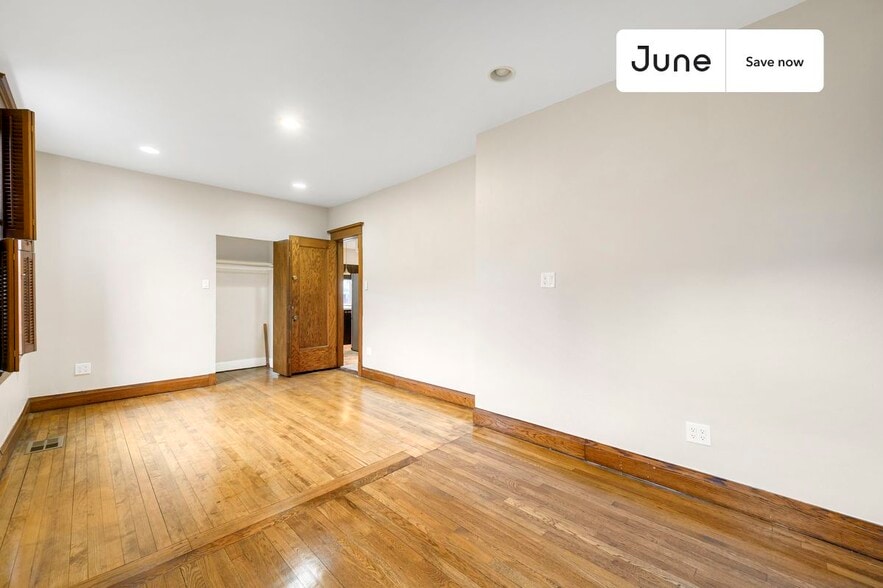 Building Photo - 1521 N Springfield Ave