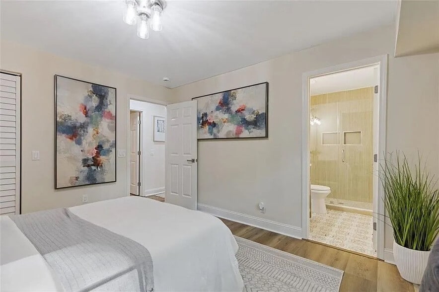 Building Photo - Room in House on Bay Leaf Dr SE