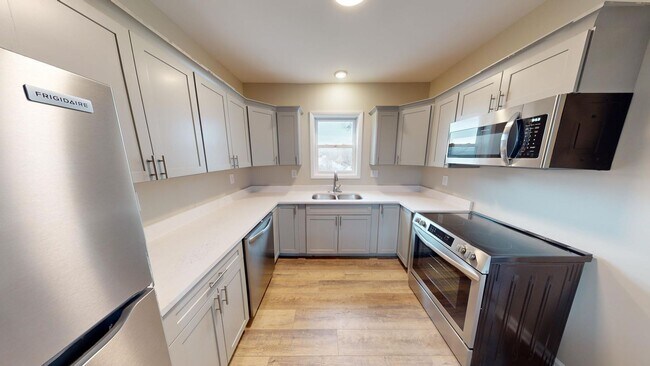 Building Photo - 4 Bed 1.5 Bath Single Family Home for Rent