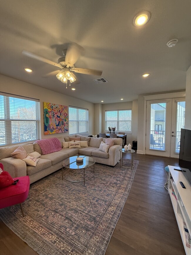 Building Photo - 707 Whitham Ave