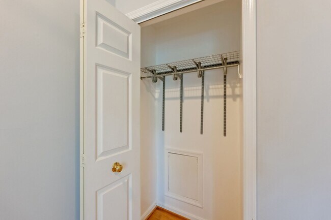 Building Photo - Great 3br 2.5 Bath Townhome in Rockville MD