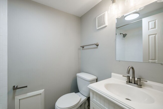 Building Photo - 5900 Patterson Ave