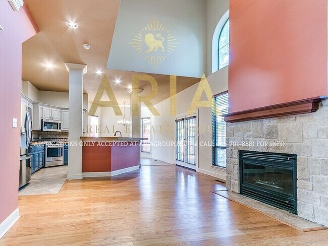 Building Photo - STUNNING 3 BED/2.5 BATH BROOKHAVEN DUPLEX!...