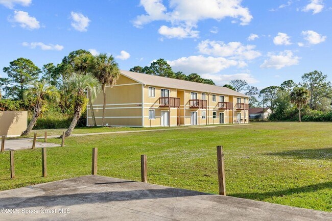 Building Photo - 1884 Agora Cir SE