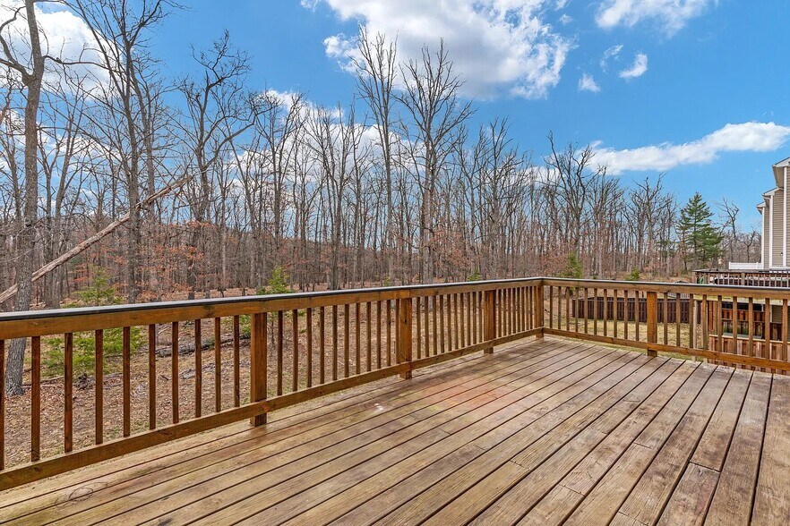Building Photo - 148 Solara Dr