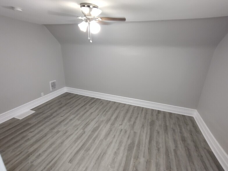Building Photo - 3607 Waukegan Rd