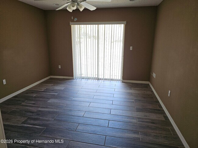 Building Photo - 7477 Canterbury St