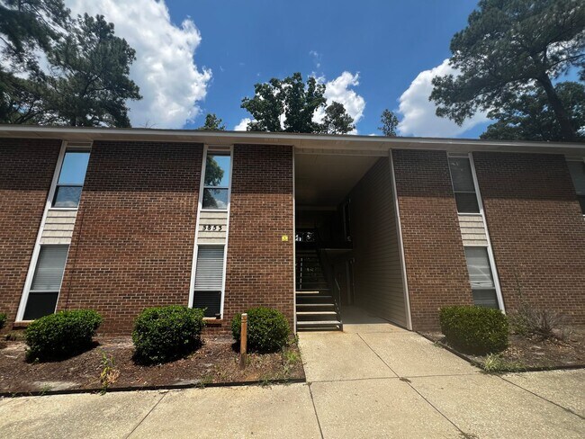 Building Photo - 5853 Century Oaks Dr