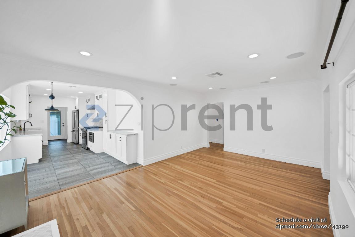 Building Photo - 15243 Morrison St