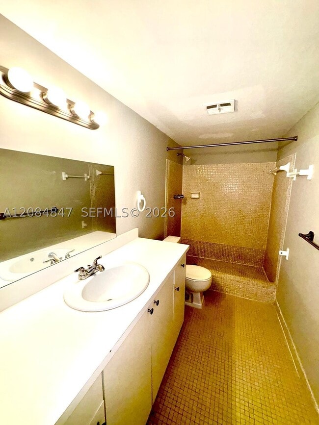 Building Photo - 1200 Tallwood Ave