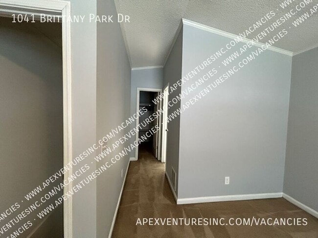 Building Photo - 1041 Brittany Park Dr