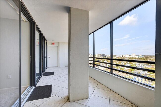 Building Photo - 770 S Palm Ave