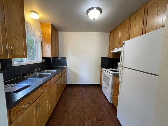 Building Photo - Coming Soon - 2 Bedroom, 1 Bath Duplex, Near OSU