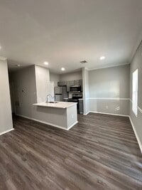 Building Photo - Updated 2 Bed/2 Bath North Austin Condo with Rare Greenbelt Views